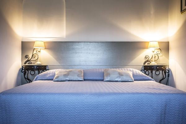 Rooms & suites for 2 to 4 people